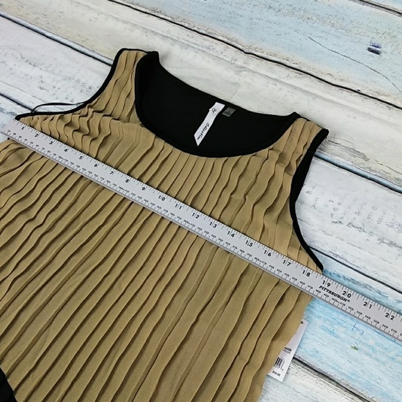 NY Collection top cap sleeve size medium - Picture 7 of 8